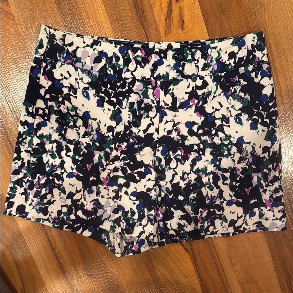 Margaret M slimming pant shorts size small